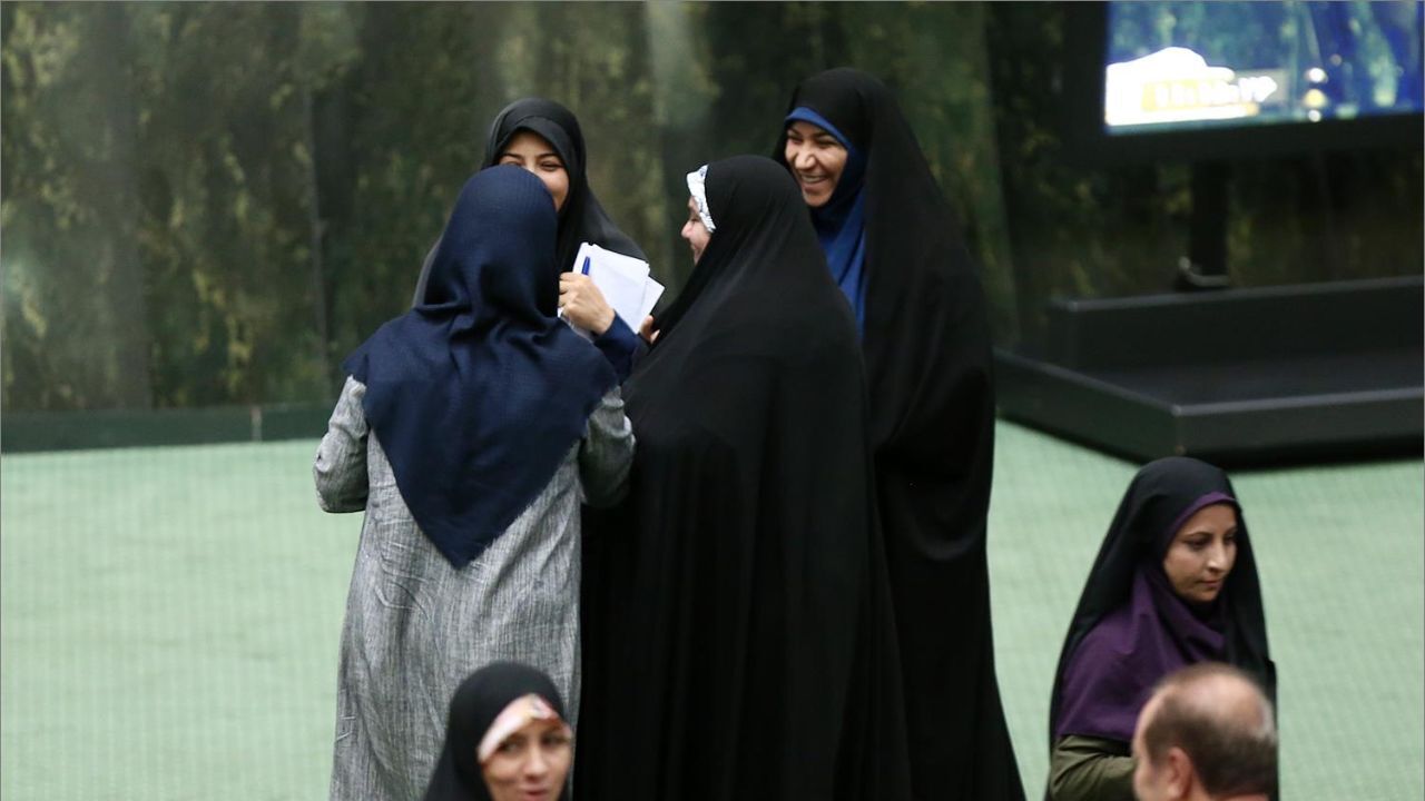 مجلس یازدهم رکورد حضور زنان در پارلمان را می‌شکند؟