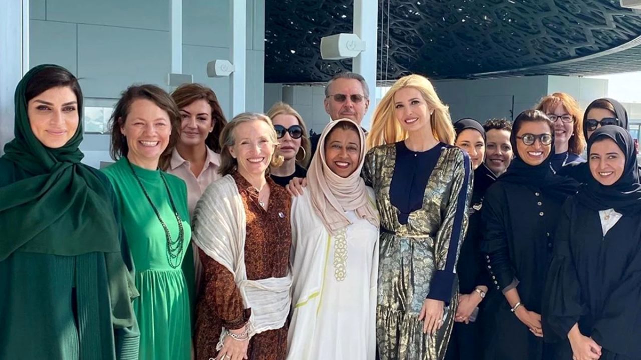 ایوانکا ترامپ از مسجد «شیخ زاید» در امارات دیدن کرد + تصاویر