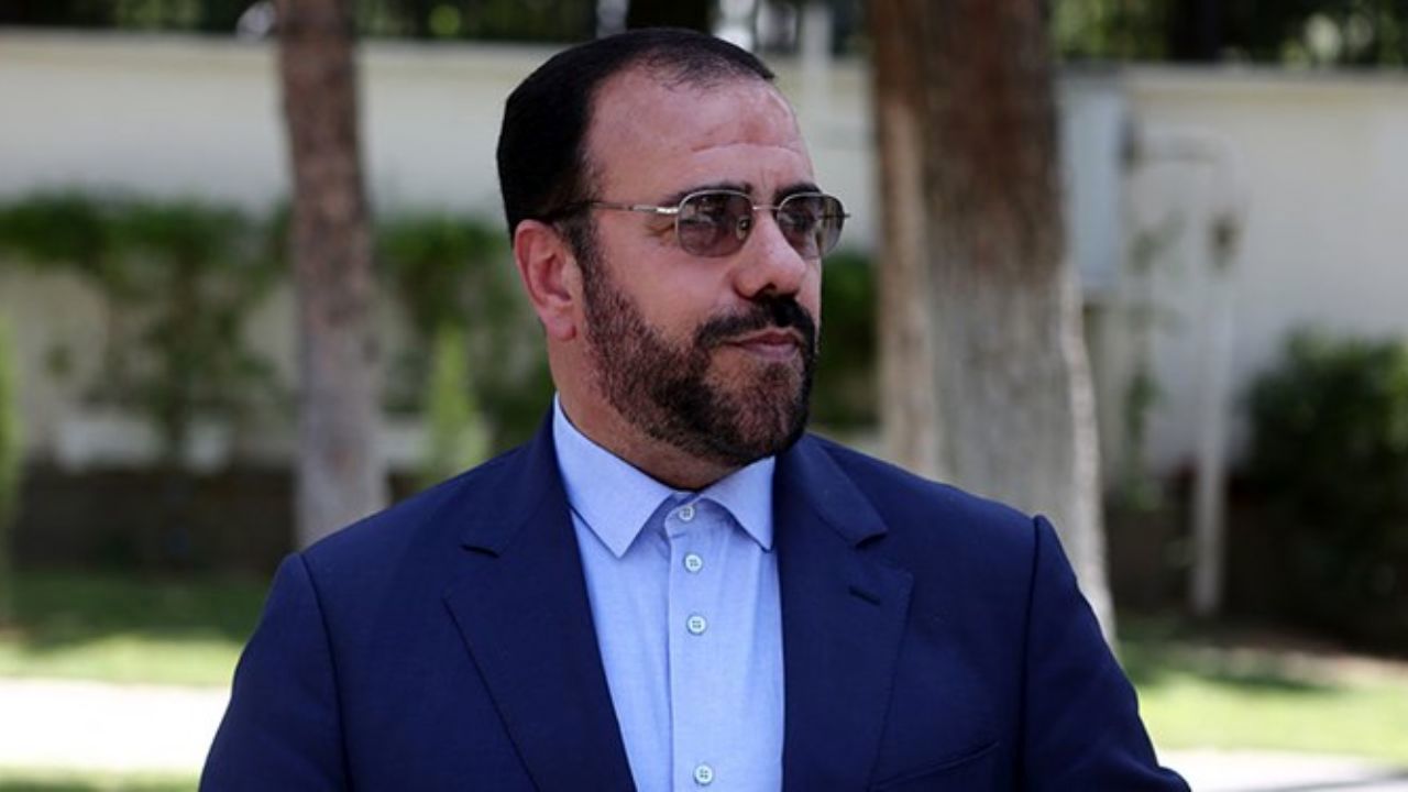 ادامه سرپرستی عباس کشاورز بر وزارت جهاد کشاورزی قانونی است