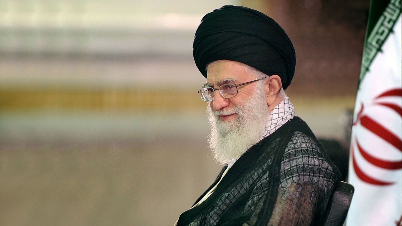 خاطره رهبر انقلاب از روزی که پدرشان فوت کرد