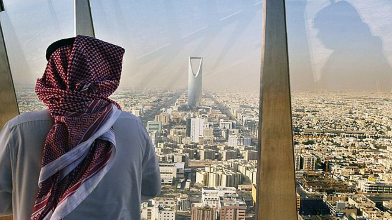 عربستان ارتباط هوایی و دریایی با امارات، کویت و بحرین را قطع کرد