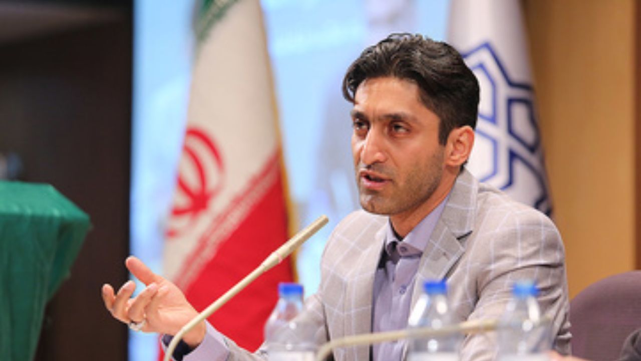 ماندن در خانه، زنجیره انتقال کرونا را در هم می‌شکند