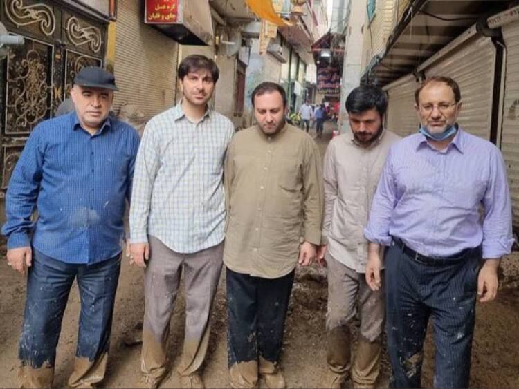 چرا انتقاد می‌کنید که فلانی بدون چکمه به منطقه سیل‌خیز رفت؟/ وزیر اقتصاد هم رفته بود پول بیمه را بپردازد!