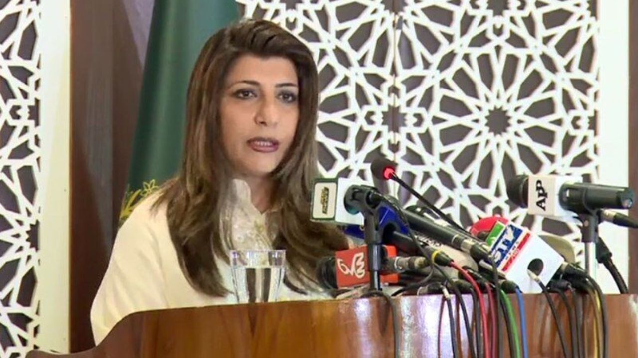 مبادلات مرزی با ایران با تدابیر ویژه ادامه دارد