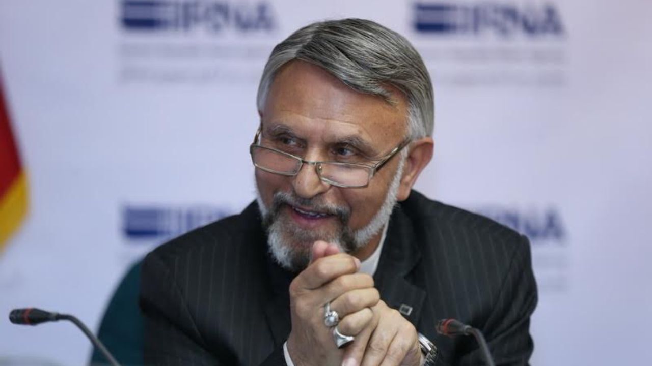 گروهی از منتخبان مجلس یازدهم رسماً در مقابل دولت شمشیر را از رو بسته‌اند/ عقلای مجلس یازدهم تندروها را کنترل کنند/ تندروها برای دولت برنامه دارند/ نماینده‌ها فکر نکنند هر کاری که می‌خواهند، می‌توانند انجام دهند/ مردم به مجلسی‌ها رأی نداده‌اند که به دولت پ