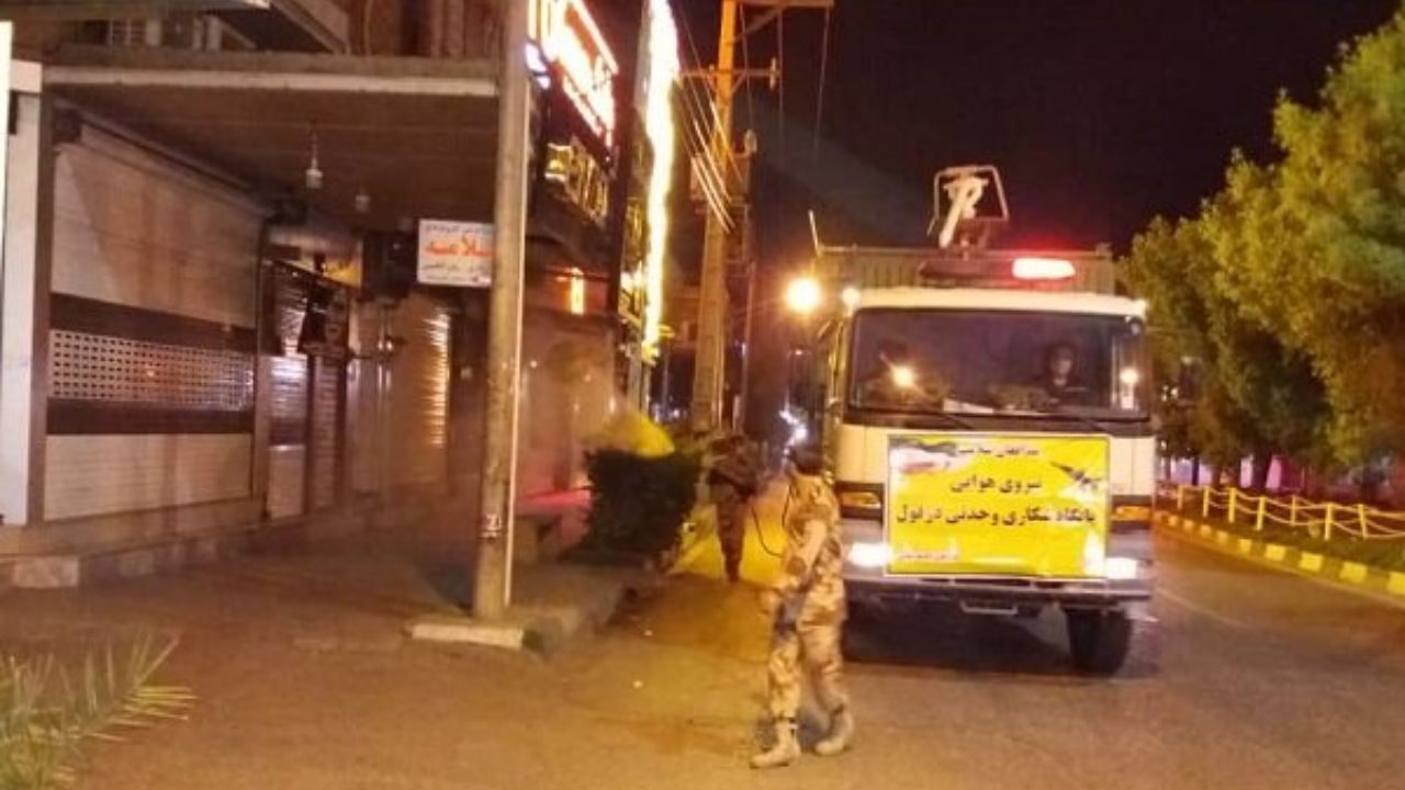 ادامه فعالیت آتش‌نشانان برای ضدعفونی معابر شهرها