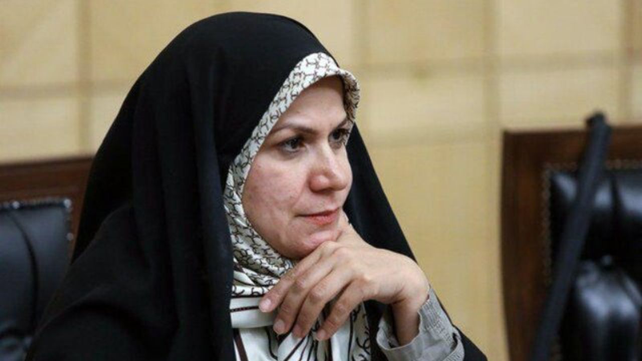 بازگشایی ادارات و برگزاری برخی اجتماعات متناقض با تصمیمات ستاد مبارزه با کروناست