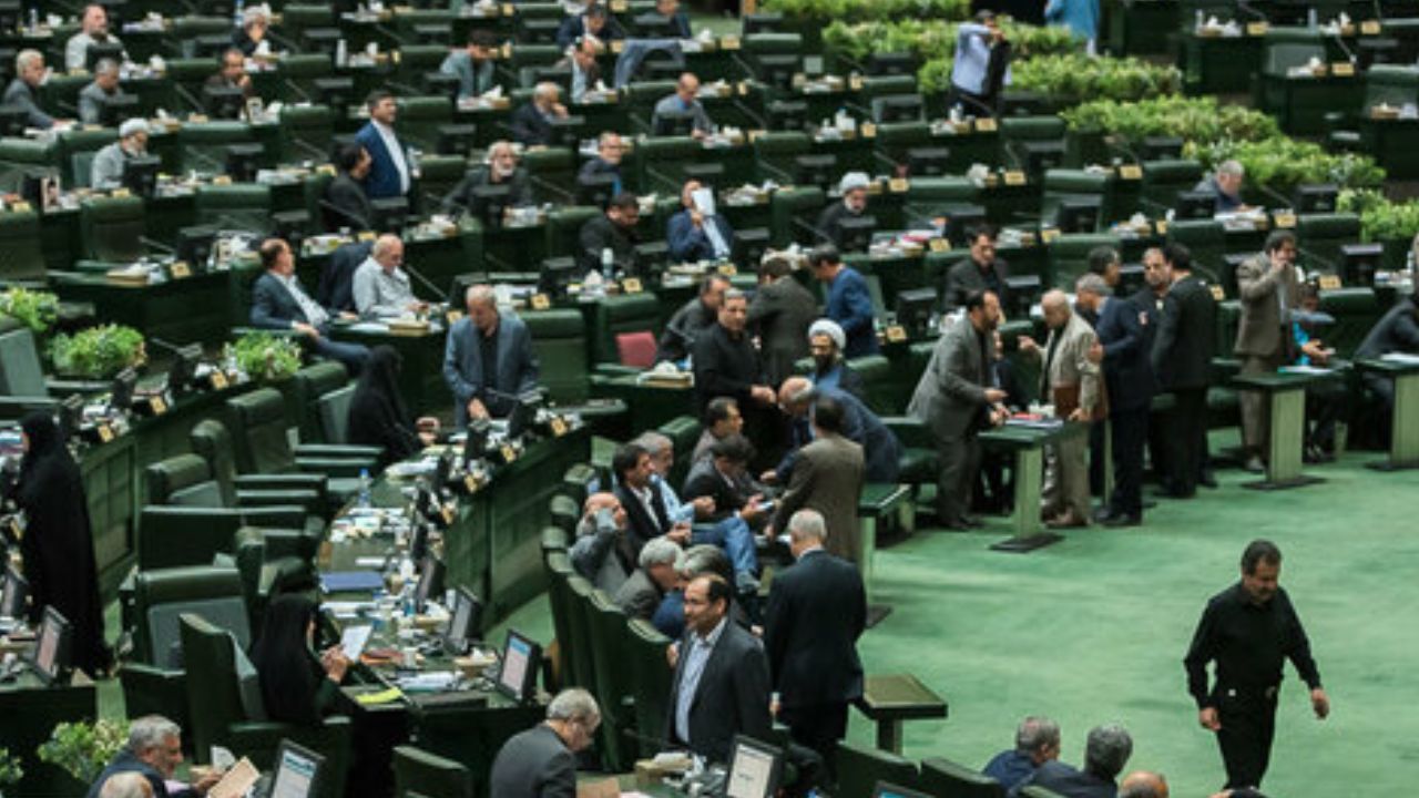 تعویق  برگزاری جلسات صحن مجلس تا 2 هفته آتی