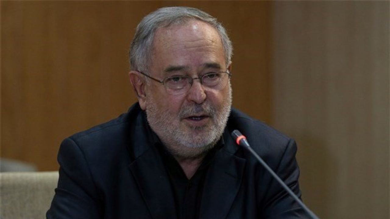 باید در افزایش حقوق کارگران تجدیدنظر شود/ رئیس‌جمهور اصل 49 قانون اساسی را اجرا کند/ ارگان‌هایی که نقدینگی در اختیار دارند به کمک دولت بیایند