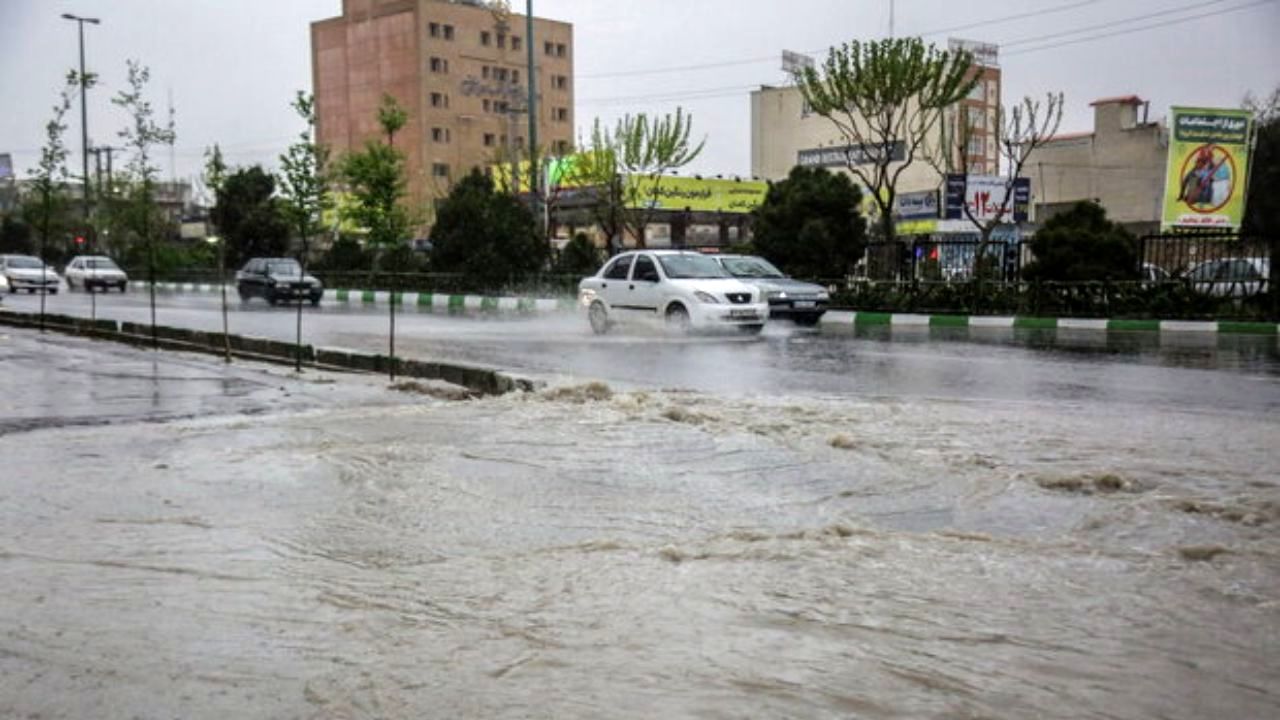 هر 6 ماشین گرفتار در سیلاب رود دره پرند نجات پیدا کردند/ خسارت جانی نداشتیم