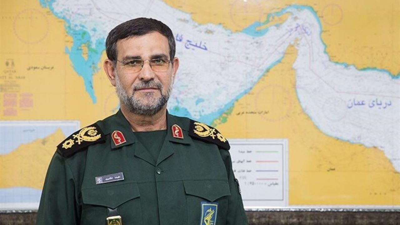 رهبری می‌فرمایند که جزایر خلیج‌فارس باید با نام اصلی‌اش خوانده شود/ رهبر انقلاب نسبت به خلیج فارس تعصب خاصی دارند