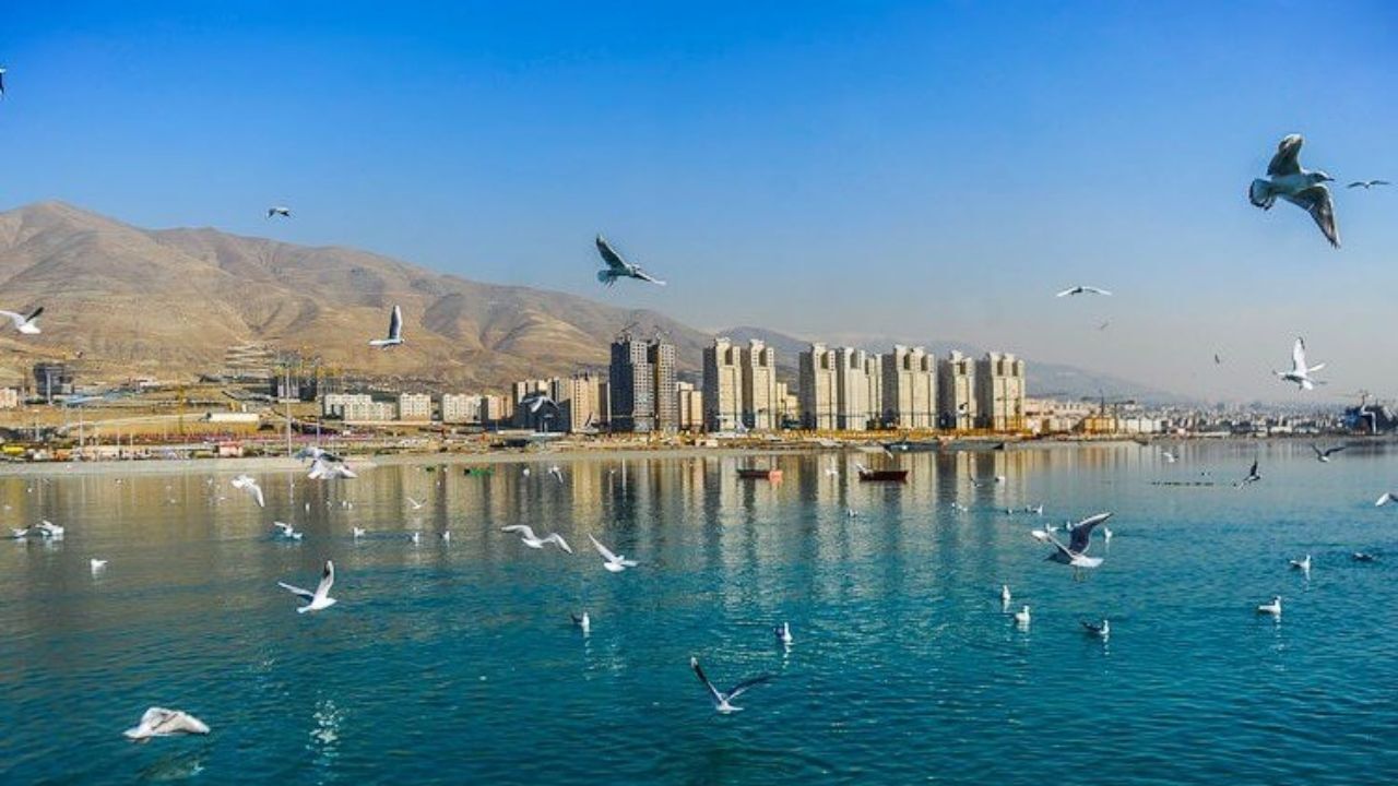 دریاچه خلیج فارس تعطیل است و زباله‌ای در آن تولید نمی‌شود