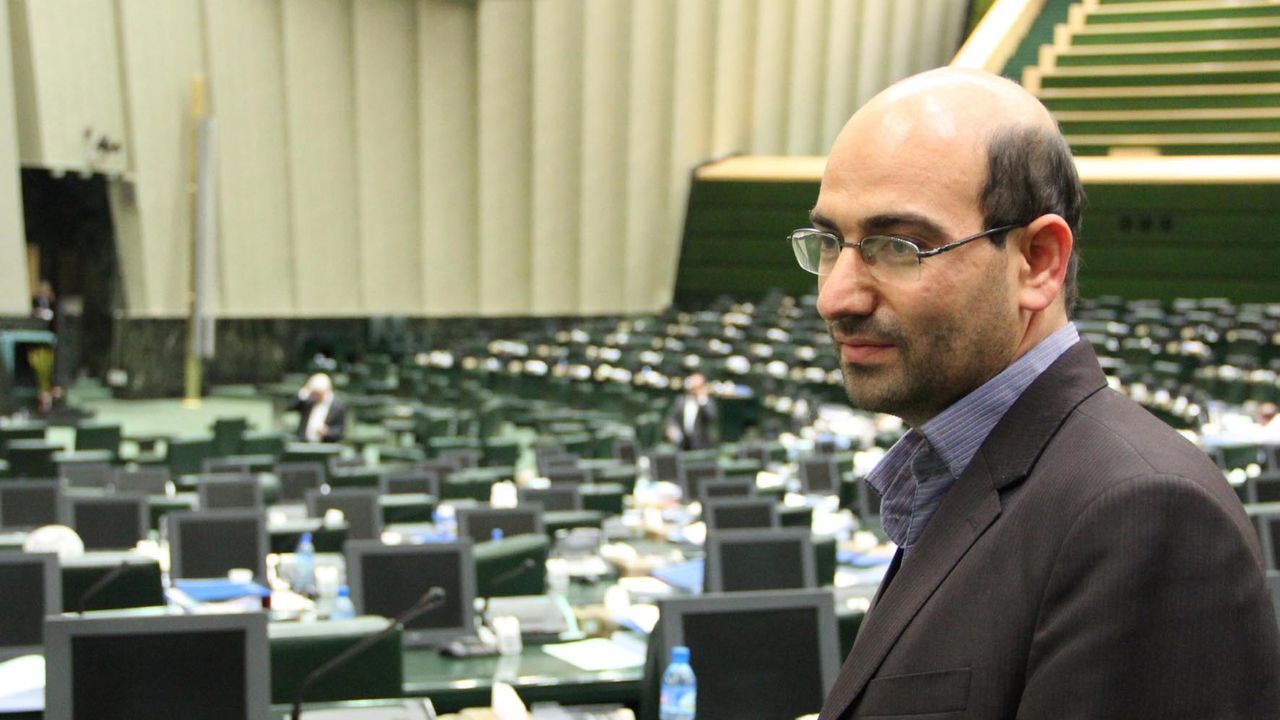 انتقاد از فرآیند پیچیده نظارت در مجلس/ ساختارها باید اصلاح شود