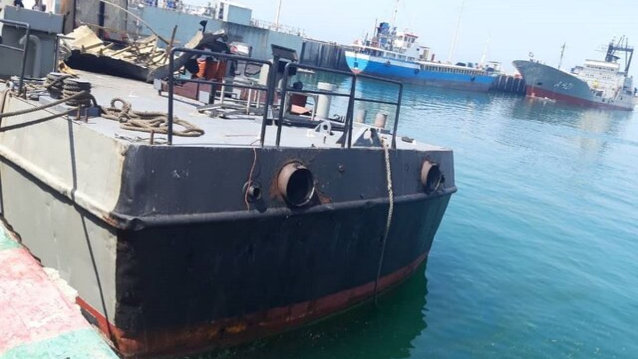 عیادت فرمانده کل ارتش مجروحان حادثه شناور کنارک