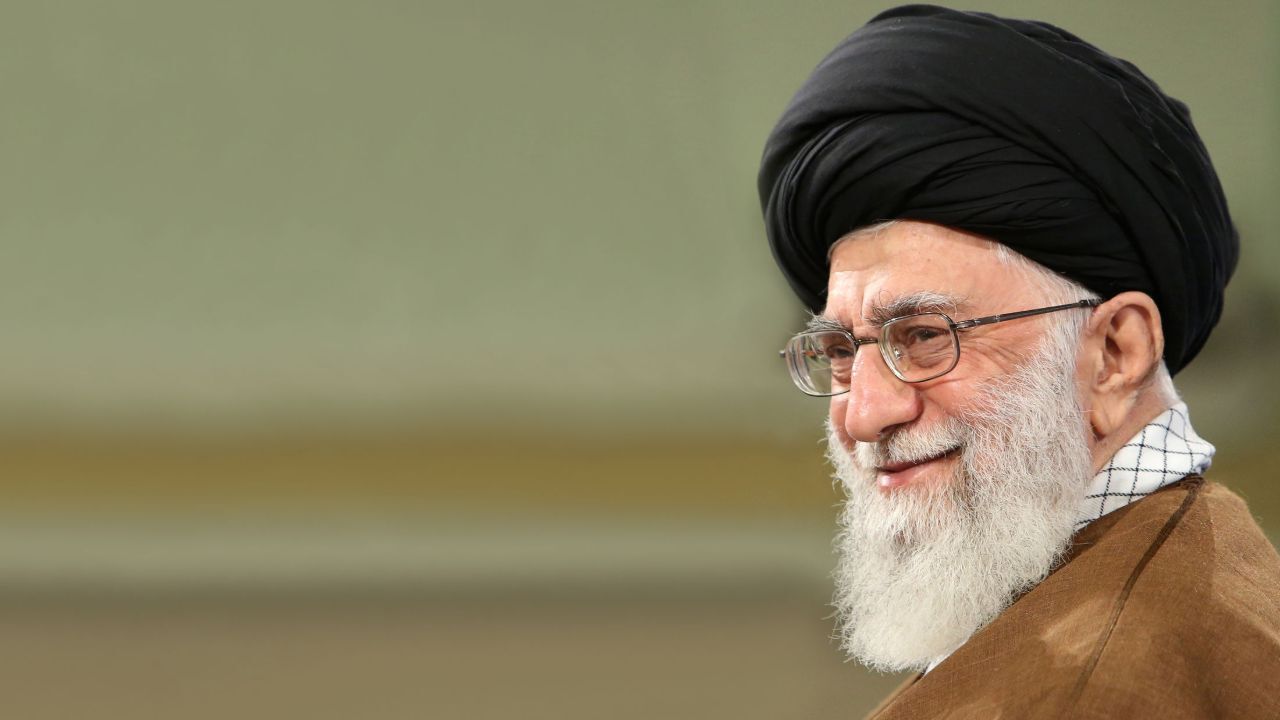 رهبر انقلاب ظهر امروز با امت اسلامی سخن می‌گویند