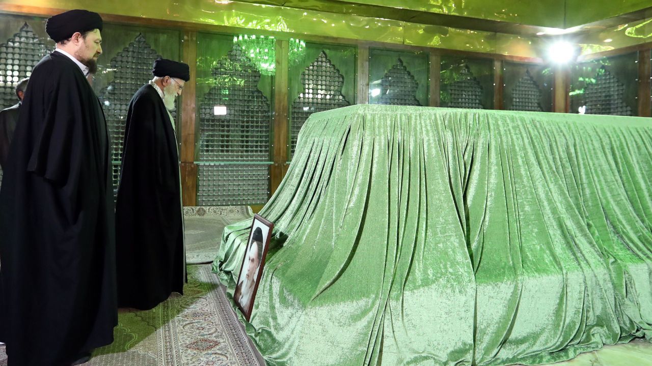 اطلاعیه ستاد مرکزی بزرگداشت حضرت امام خمینی(س) / مراسم حضوری نداریم