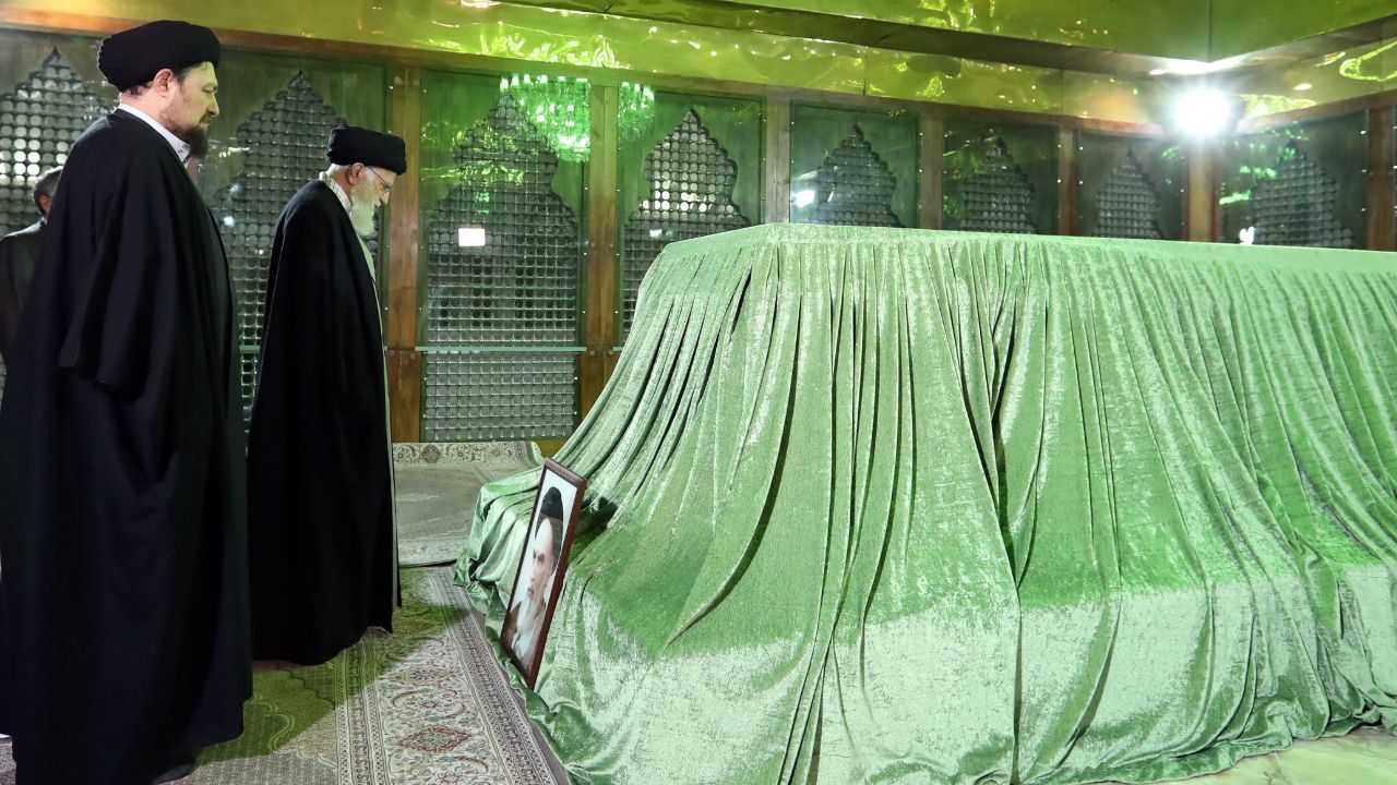 اطلاعیه ستاد مرکزی بزرگداشت حضرت امام خمینی(س) / مراسم حضوری نداریم