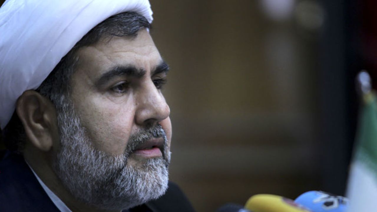 وزیر اقتصاد وقت، به اندازه پیک موتوری اطلاعی از وضعیت نرخ ارز نداشت/ یکی از اخلالگران در نظام اقتصادی پیک موتوری بود
