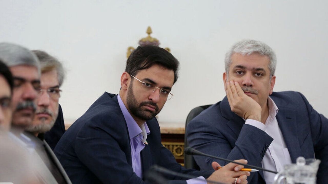 تمرین خلبانی آذری‌جهرمی و سورنا ستاری برای انتخابات 1400 ؟ +عکس