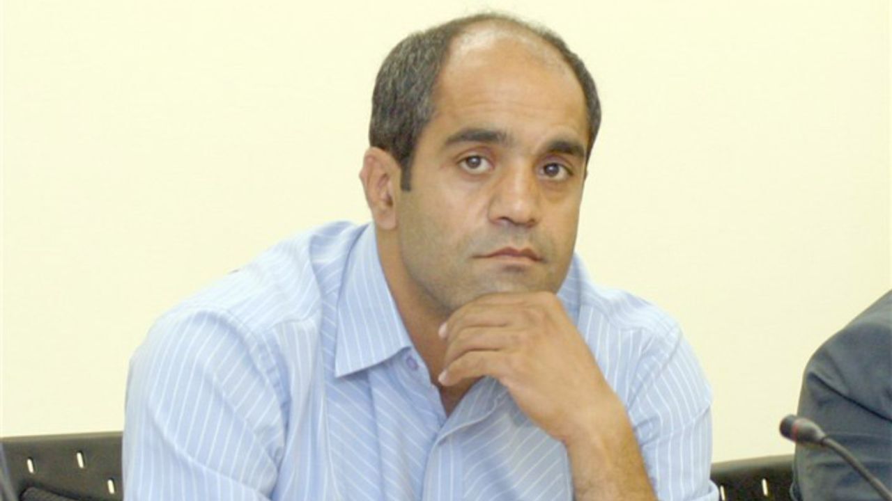 افتخار می‌کنم که فامیل نکونام هستم
