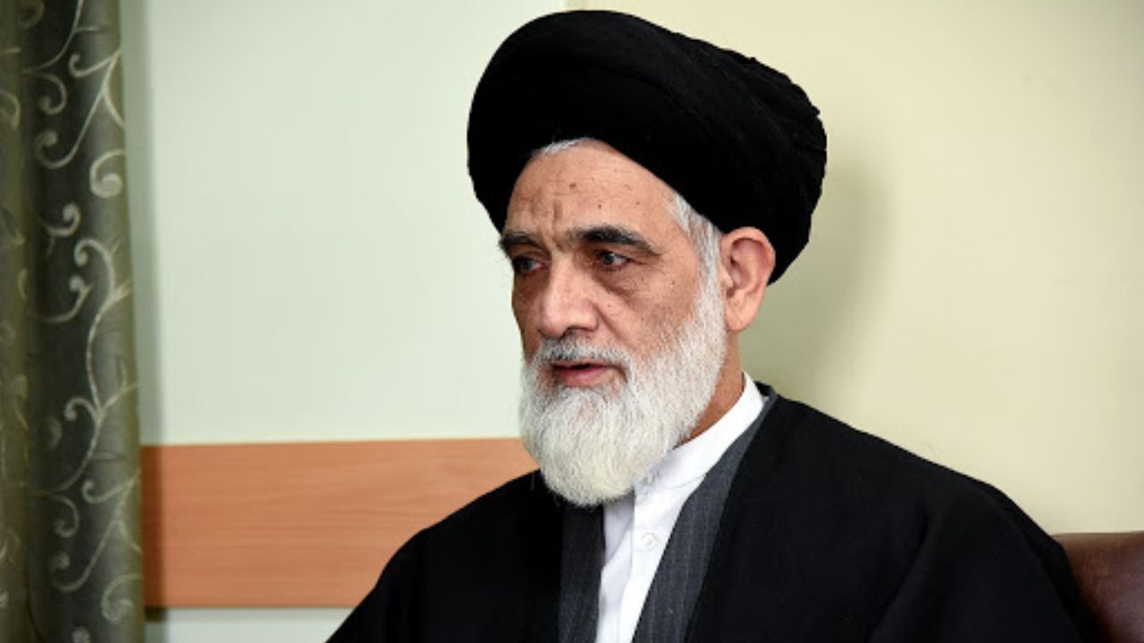 رئیس دیوان عالی کشور خود پاسخگوی مخاطبان اینستاگرامش است + عکس