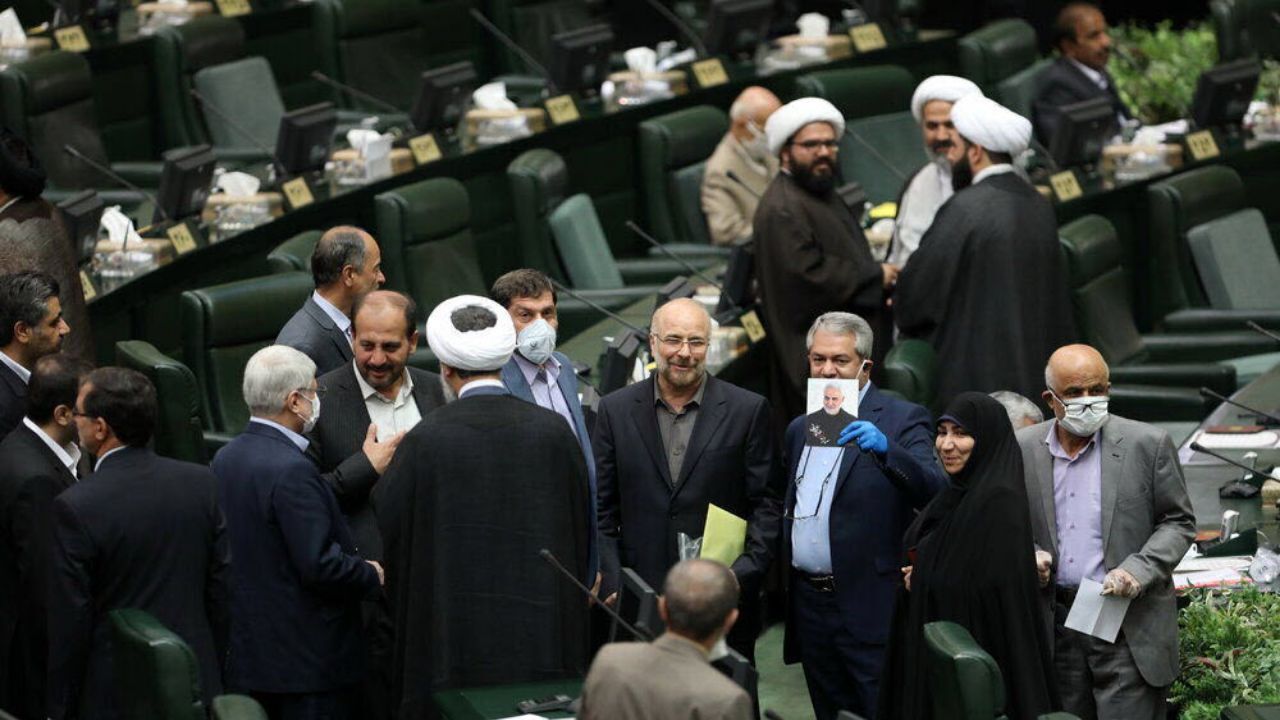 صندوقی برای کمک هزینه‌هایی ازدواج جوانان تشکیل شود