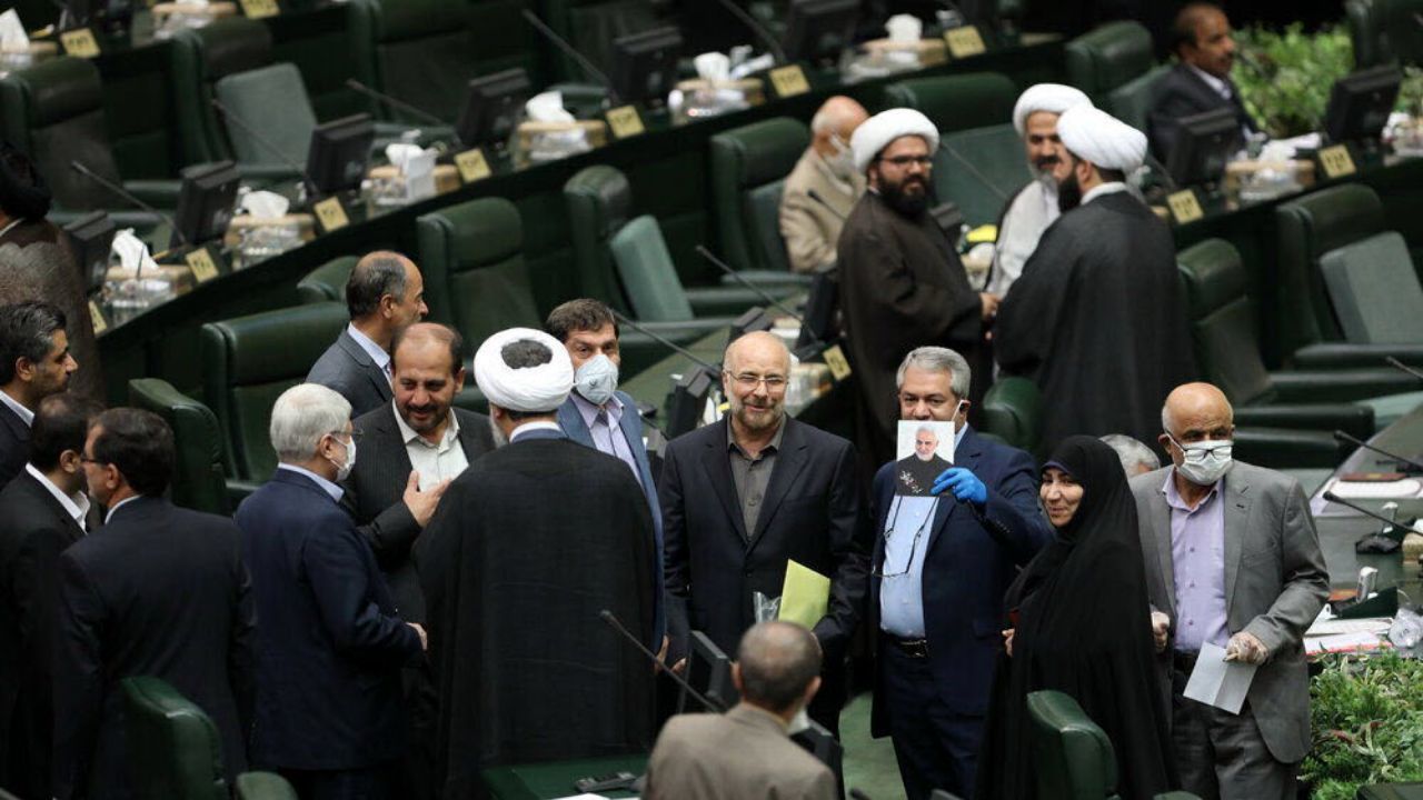 صندوقی برای کمک هزینه‌هایی ازدواج جوانان تشکیل شود