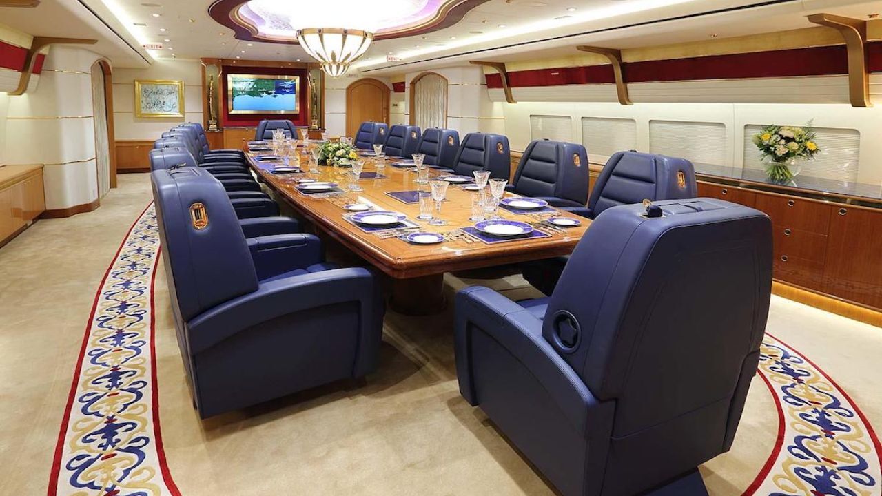 دور دنیا| قطری‌ها هواپیمای امیر خود را می‌فروشند