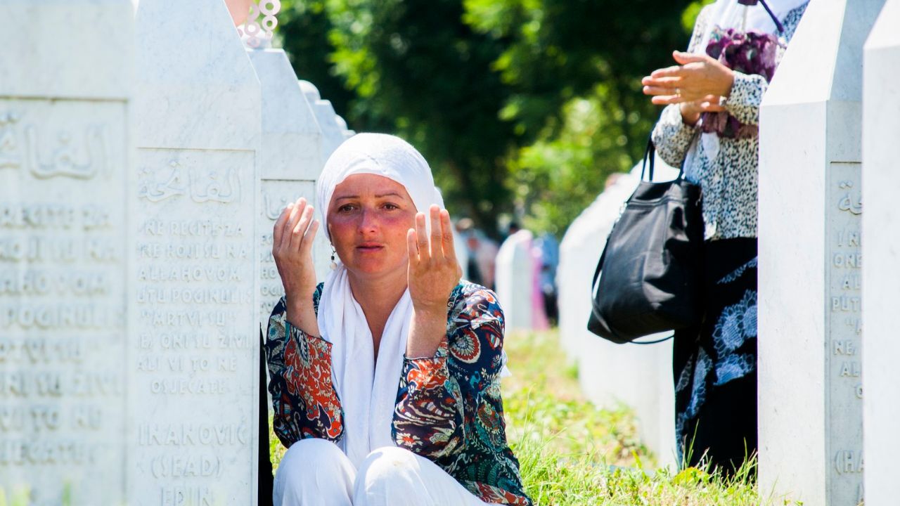 نسل کشی سربرنیتسا هنوز انکار می شود