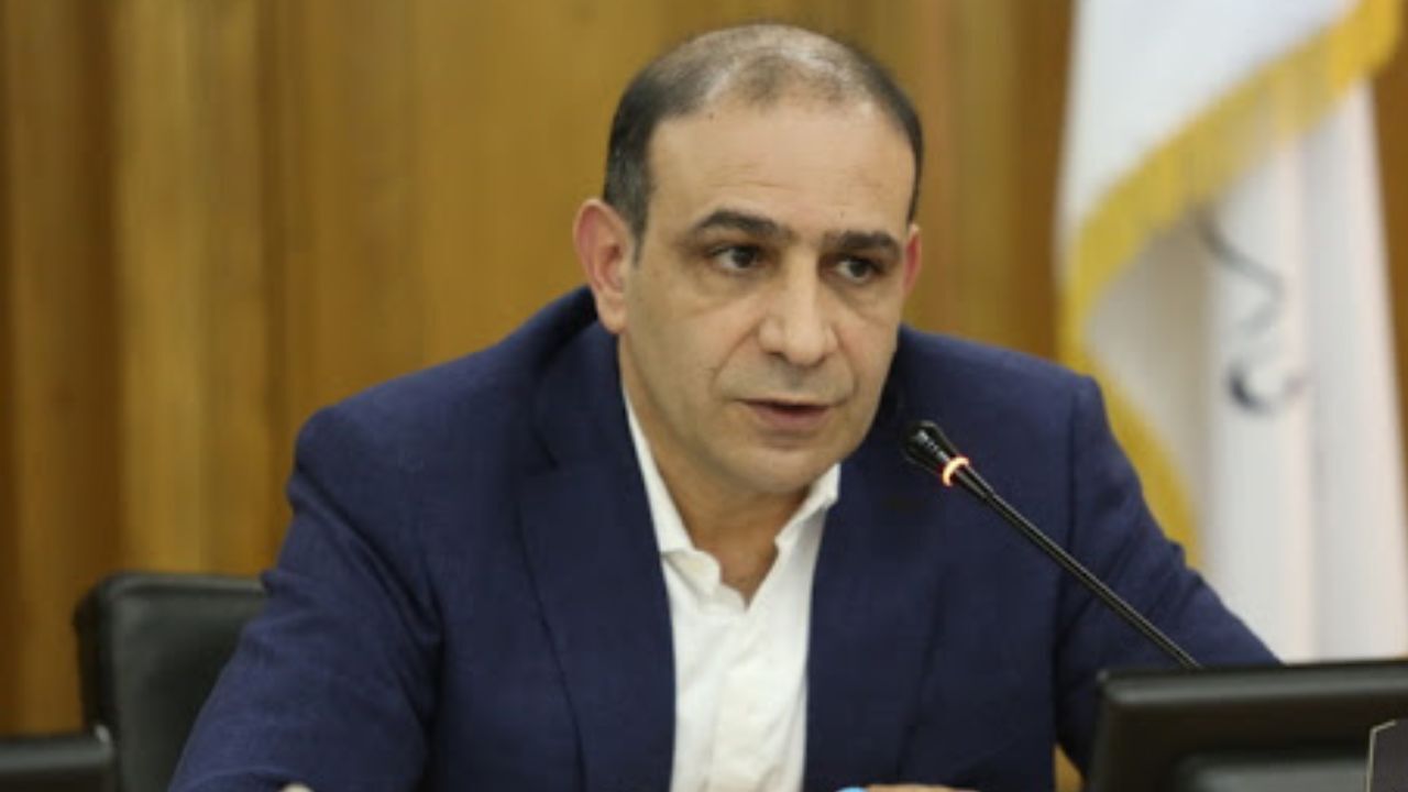 منافع شهر و شهروندان به دلیل نگاه‌های سیاسی قربانی شده است