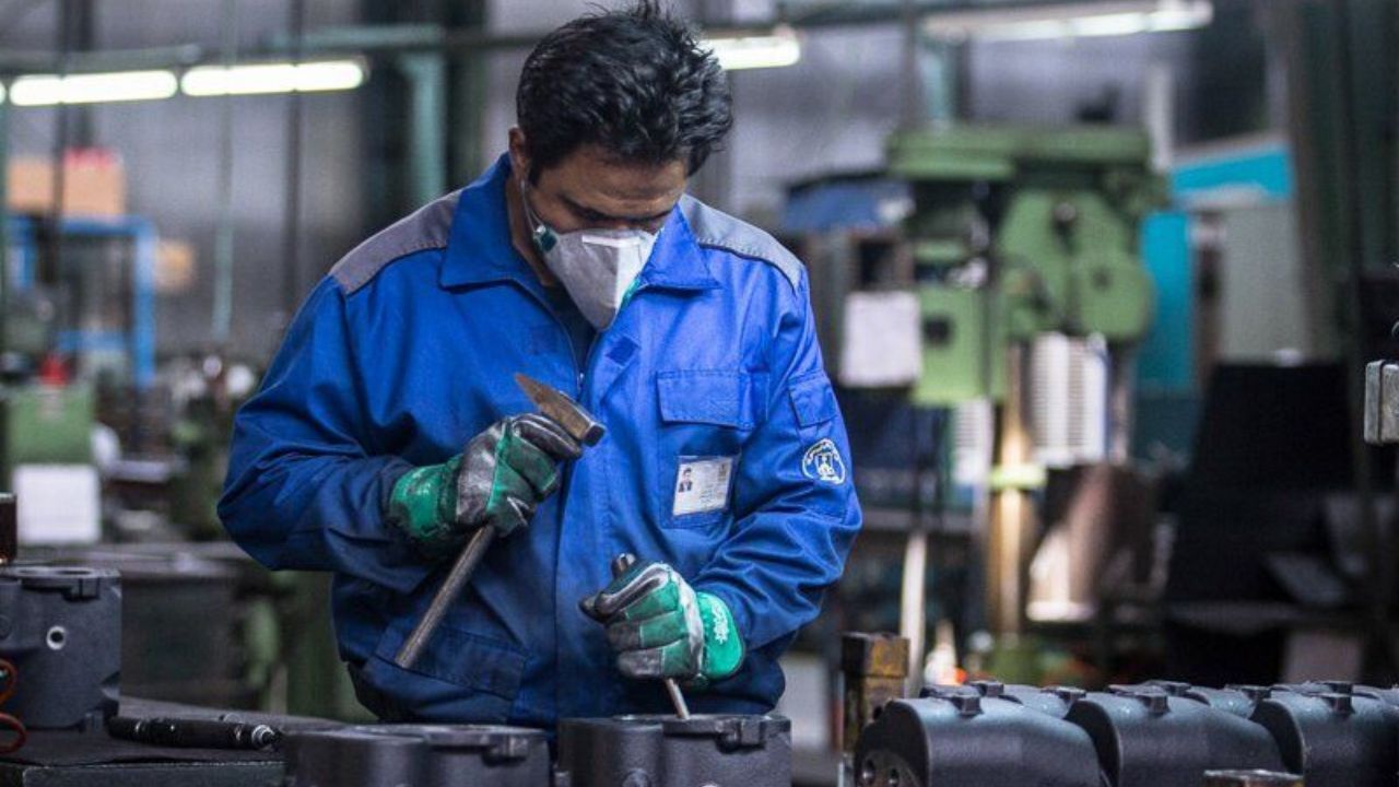 754 هزار نفر در واحدهای صنعتی مشغول به کار هستند