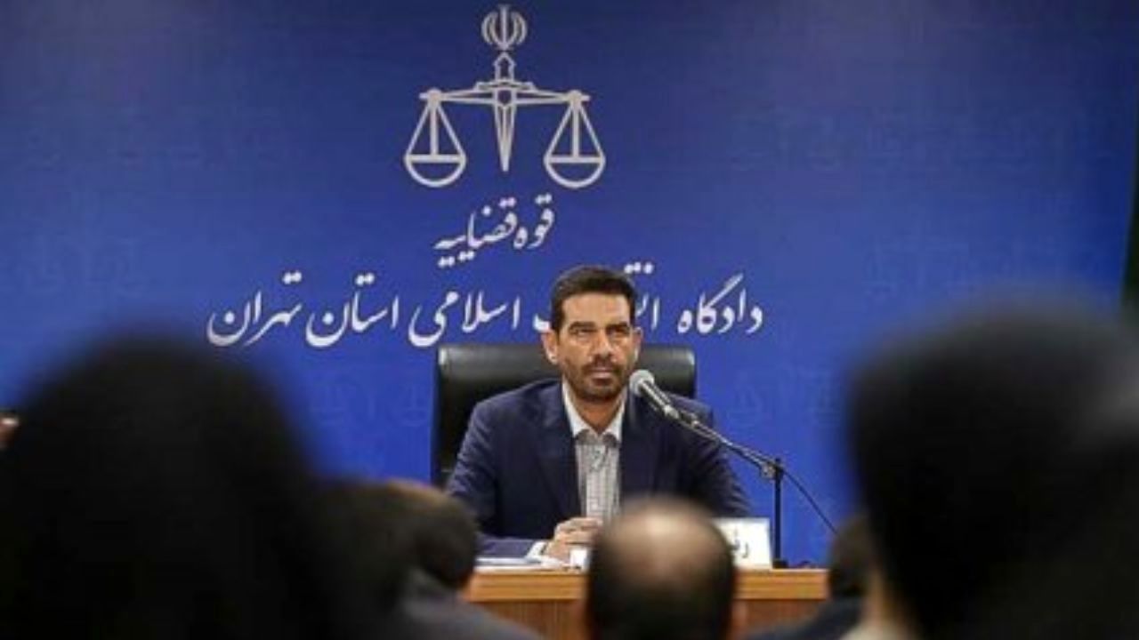 جزییات پنجمین جلسه دادگاه برخی از مدیران سابق بانک مرکزی / نماینده دادستان: اسنادی وجود دارد که ارز در بازار فروخته شده است