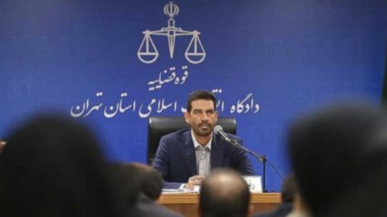 جزییات پنجمین جلسه دادگاه برخی از مدیران سابق بانک مرکزی / نماینده دادستان: اسنادی وجود دارد که ارز در بازار فروخته شده است