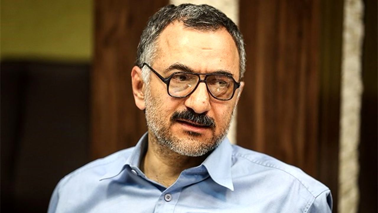 حکومت مردمسالار و دموکراتیک باید به درآمدهای عمومی مردم متکی باشد/ باید وفادارسالاری تبدیل به شایسته‌سالاری شود