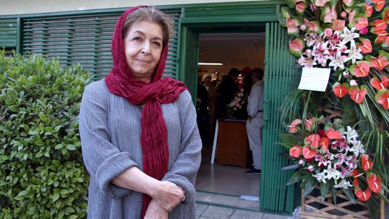 انگار گالری گلستان با وضع اقتصادی خراب مسابقه می‌گذارد و برنده هم می‌شود