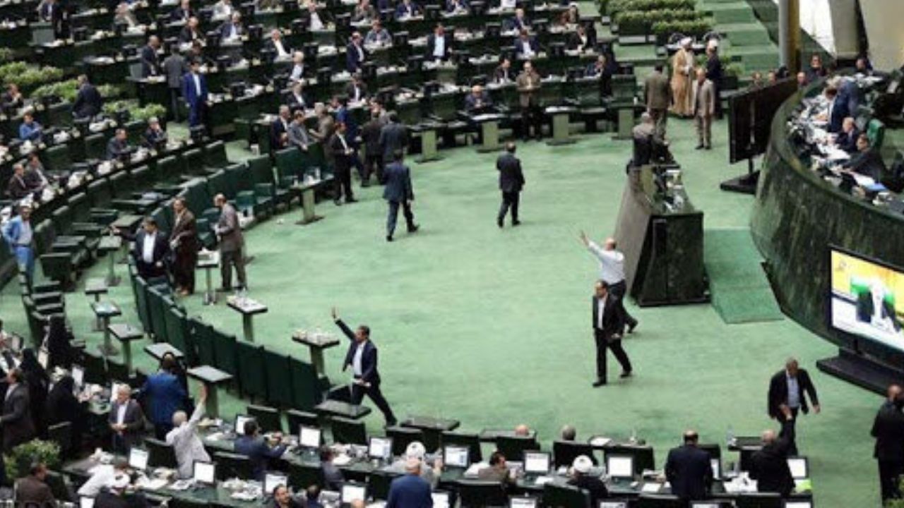 ادامه روزگار پر حاشیه مجلس یازدهم