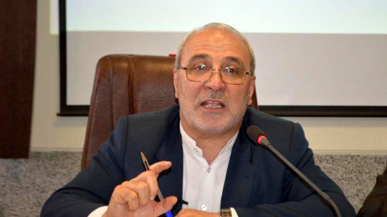 گشایش اقتصادی دولت پیش‌خور کردن منابع کشور است / می‌خواهند زمین سوخته به دولت بعدی تحویل دهند