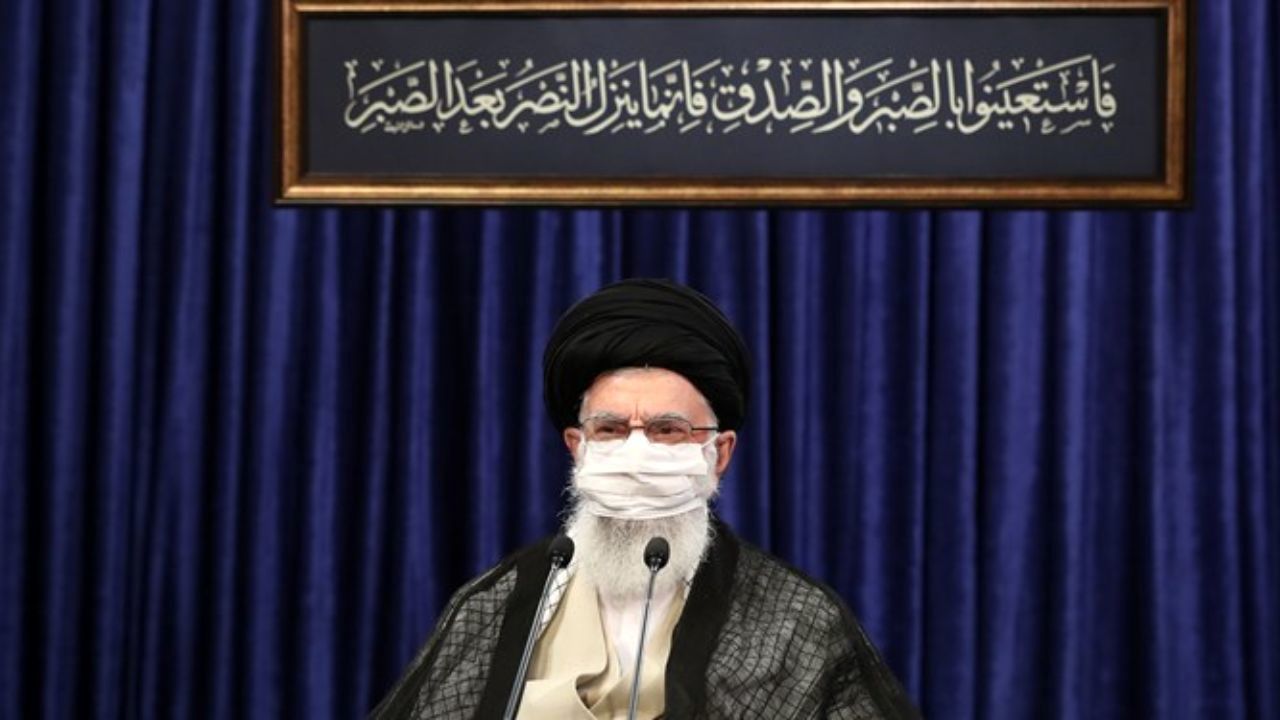پیروزی در پی صبر نصیب می‌شود/ پیام حدیث نصب شده در محل سخنرانی رهبر انقلاب