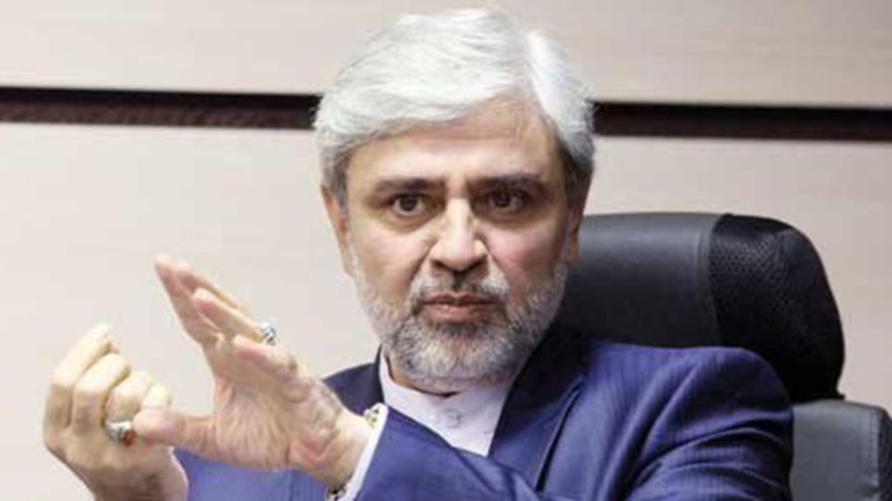 آمریکا باید قدردان دومینیکن باشد که از انزوای کامل نجاتش داد