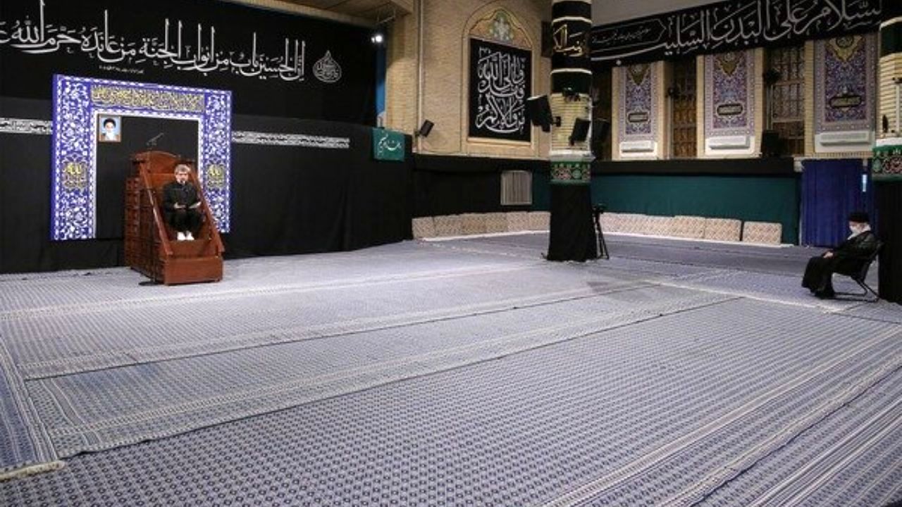 دومین شب مراسم عزاداری حضرت اباعبدالله الحسین(ع) در حسینیه امام خمینی برگزار شد