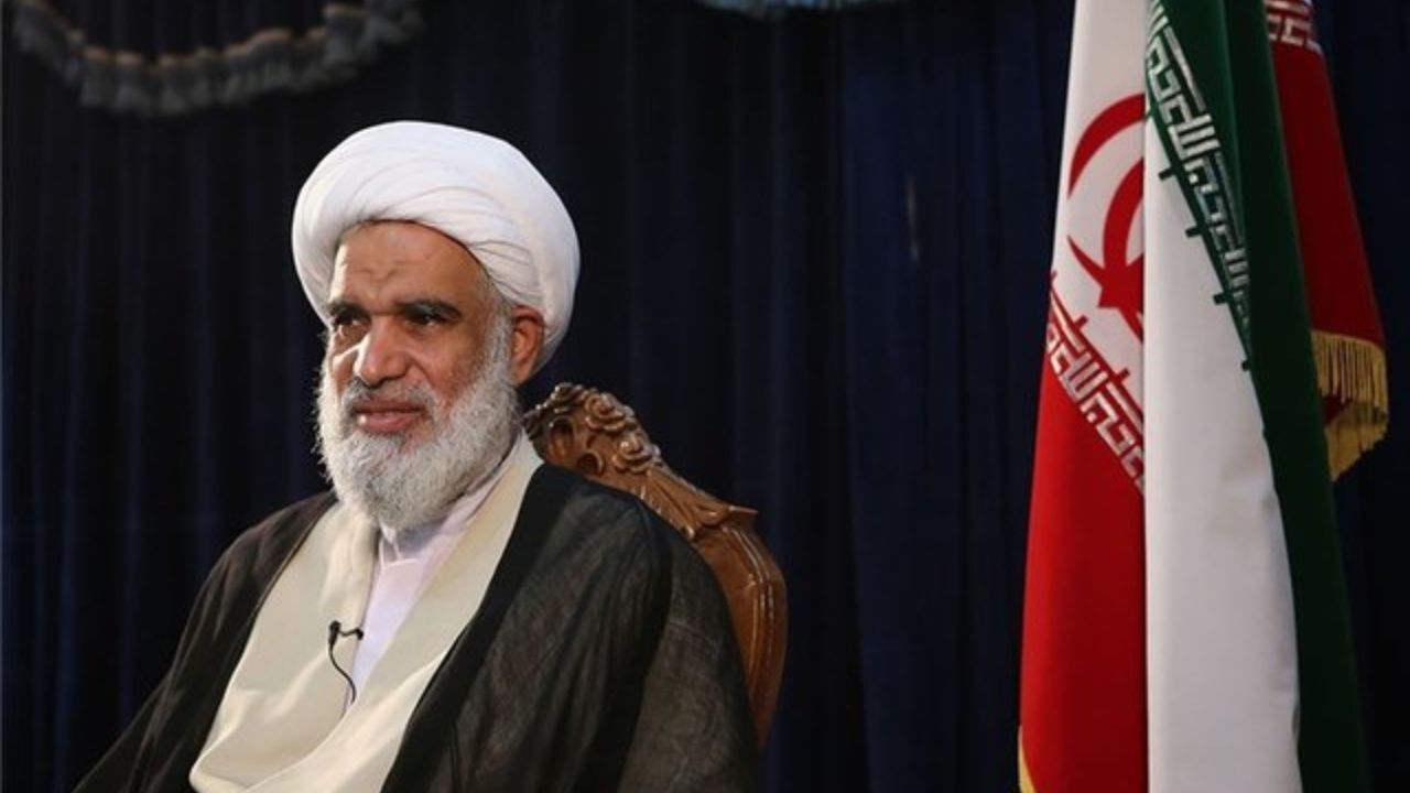 نظام موظف به پشتیبانی مالی و جانی از گزارشگران فساد است