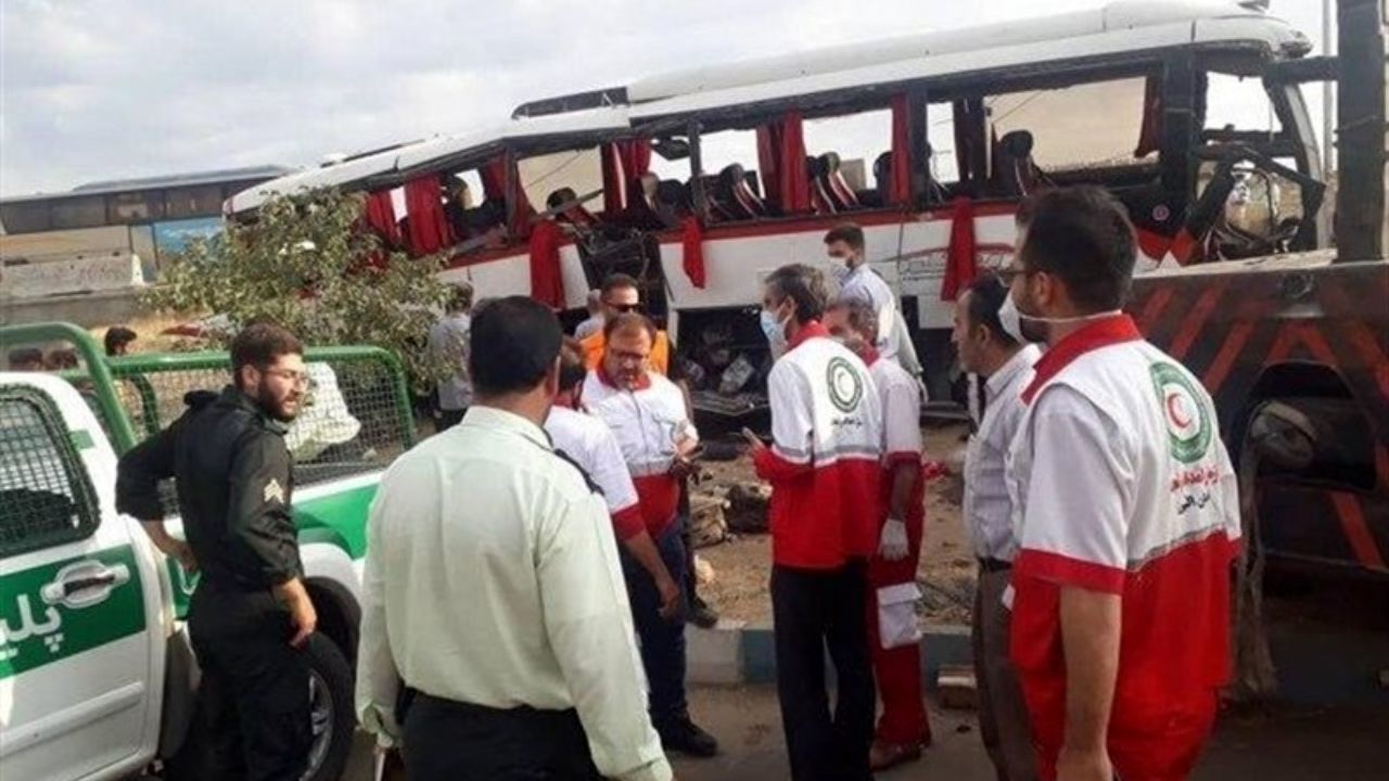 خواب‌آلودگی راننده سبب واژگونی اتوبوس در محور کرج ــ قزوین شد