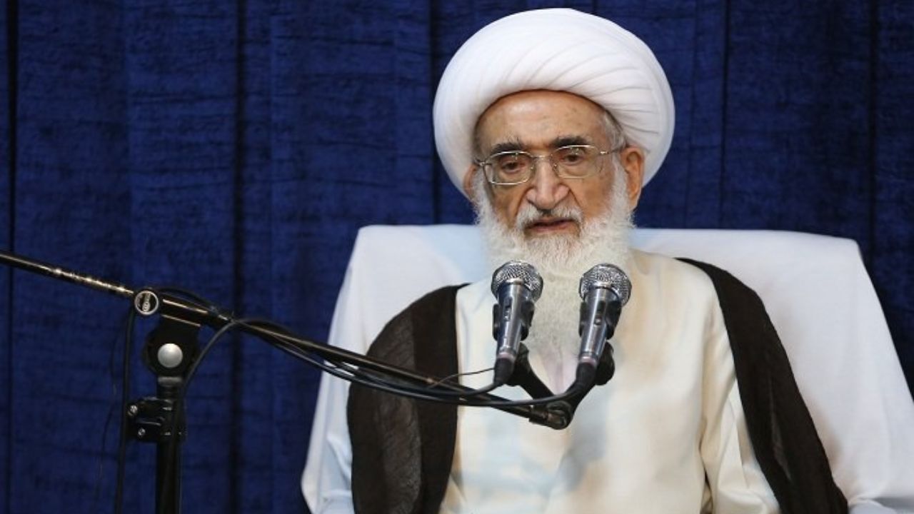 واکنش آیت‌الله نوری همدانی در پی هتک حرمت به قرآن کریم