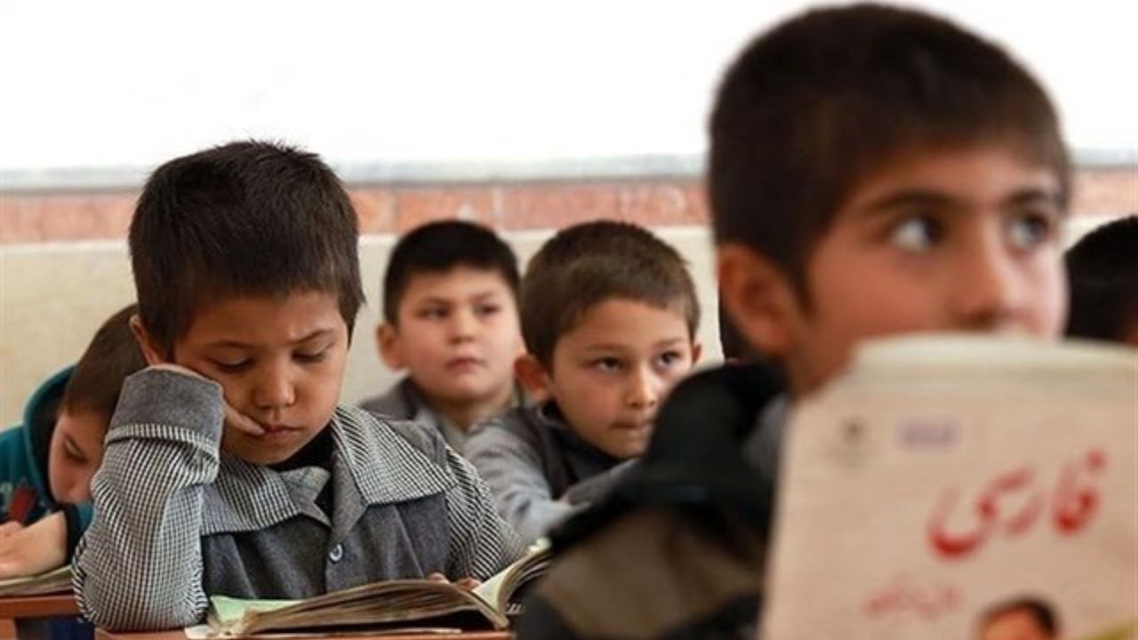 کرونا، شرایط تحصیل کودکان کار و اتباع را سخت‌تر از همیشه کرده است