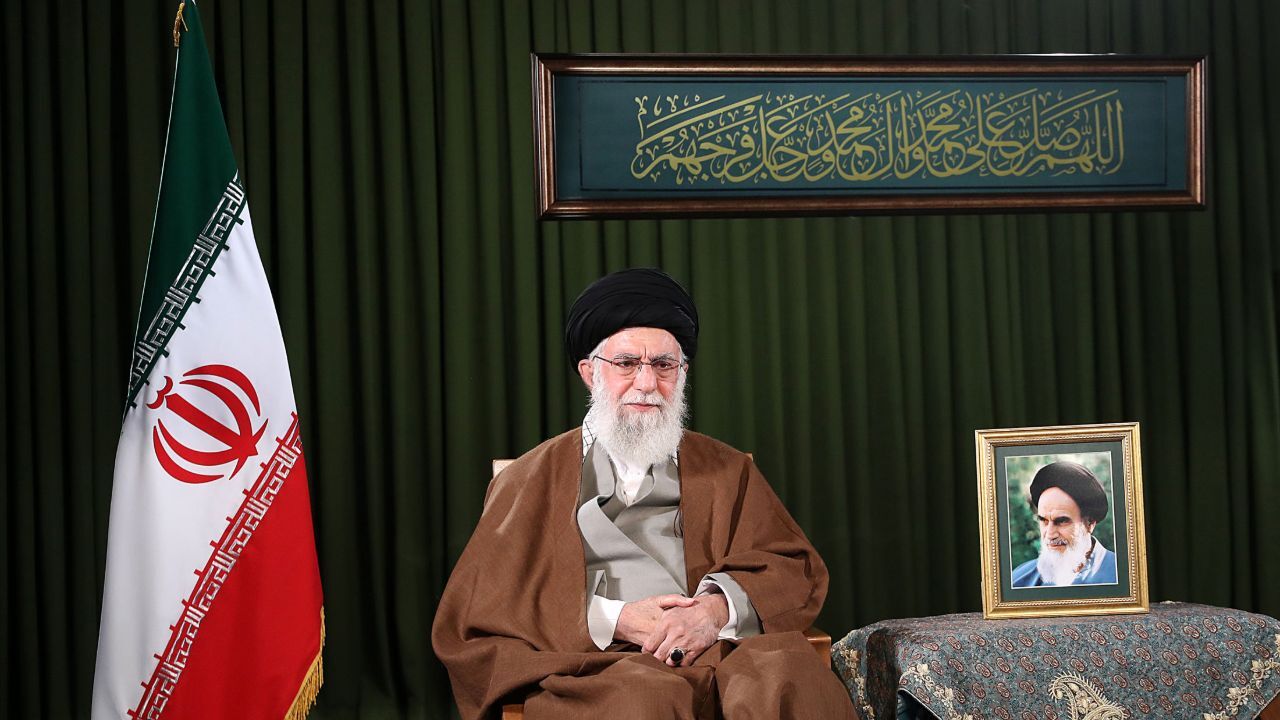 آغاز مراسم تقدیر از یک میلیون پیشکسوت دفاع مقدس با حضور رهبری