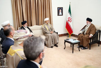 سلطان عمان و رهبری
