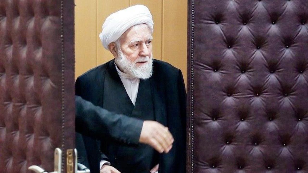 اگر روحانی استعفا بدهد، بحق و بجاست/ روحانی می‌خواهد همین چارچوب ضعیف و ناتوان و شکست‌‌خورده فعلی را حفظ کند