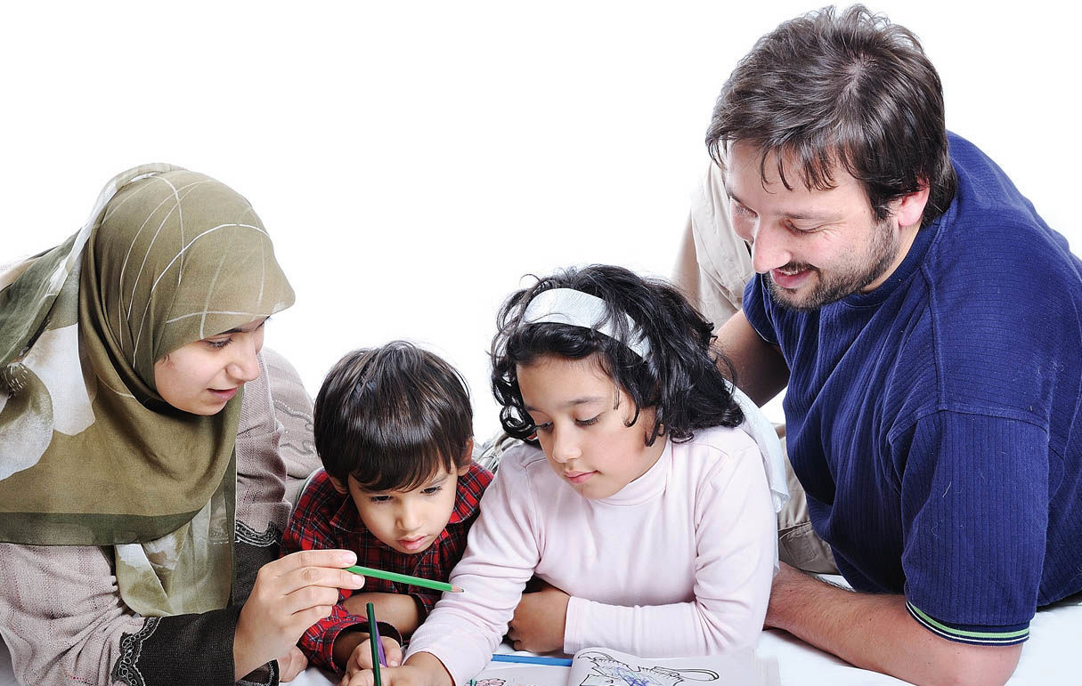راهکار دوری از فضای مجازی برای کودکان، نه حذف بلکه قانون‌گذاری والدین است
