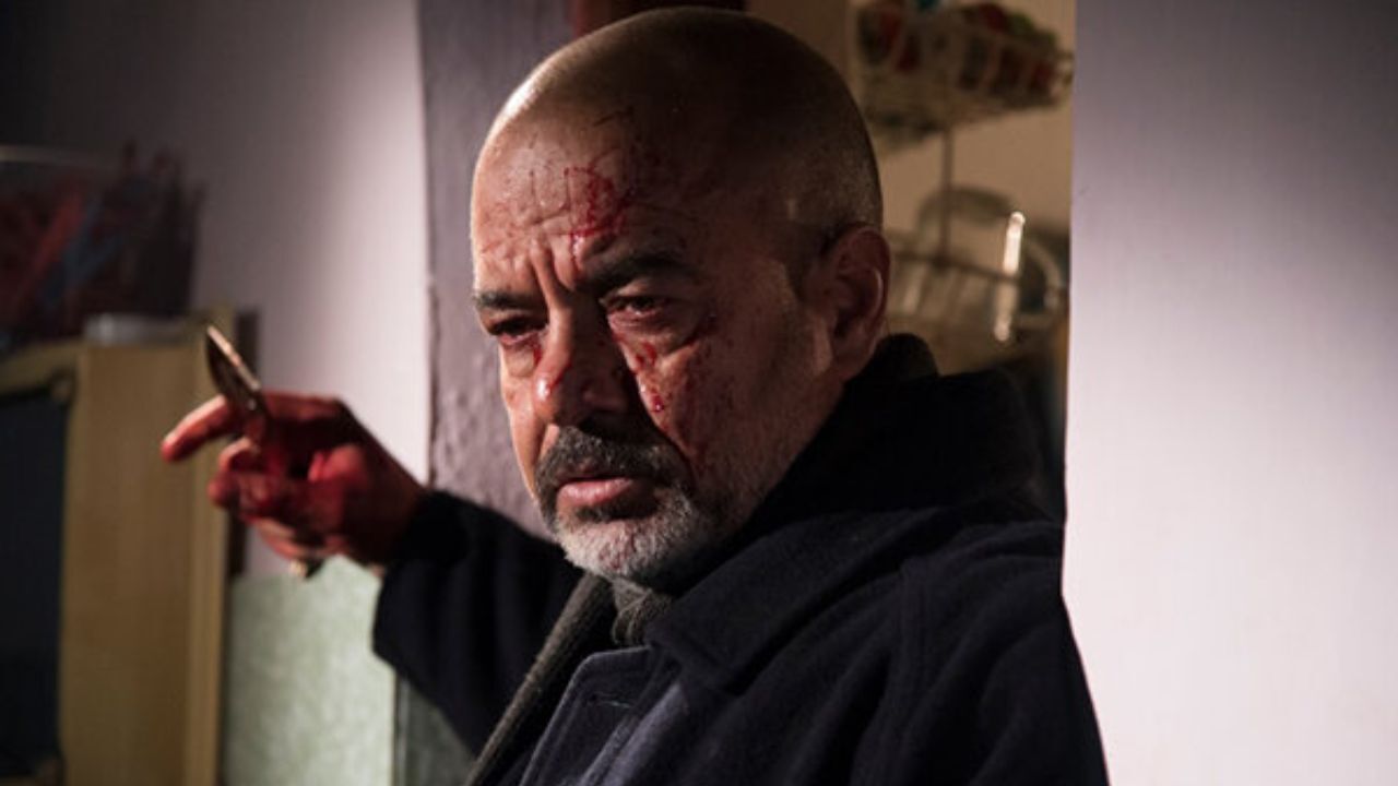 فعلاً «خون شد» را اکران نمی‌کنم