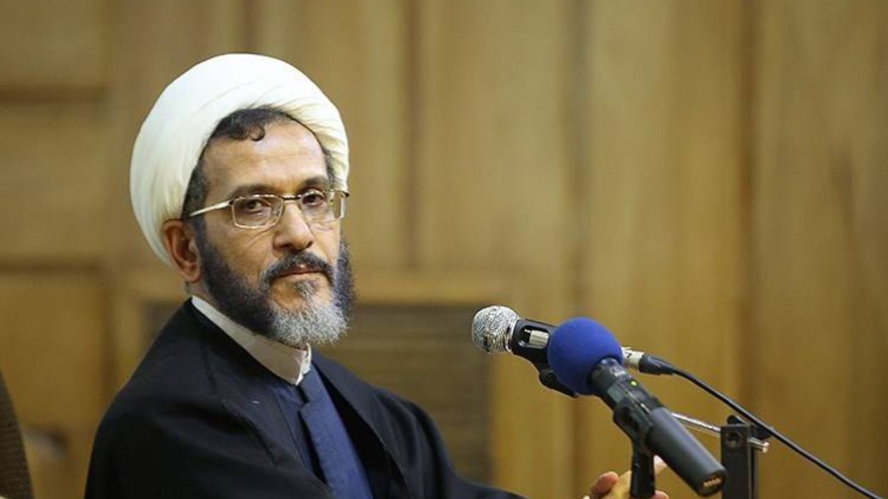 نقد به دولت باید عالمانه و منصفانه باشد